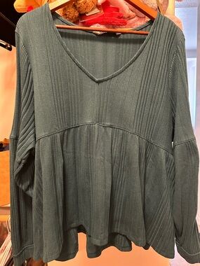 SO Ribbed V-Neck Peplum Pullover - Teal Green